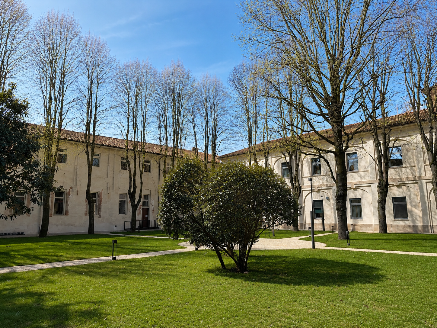 Cortile San Felice ritoccato IA