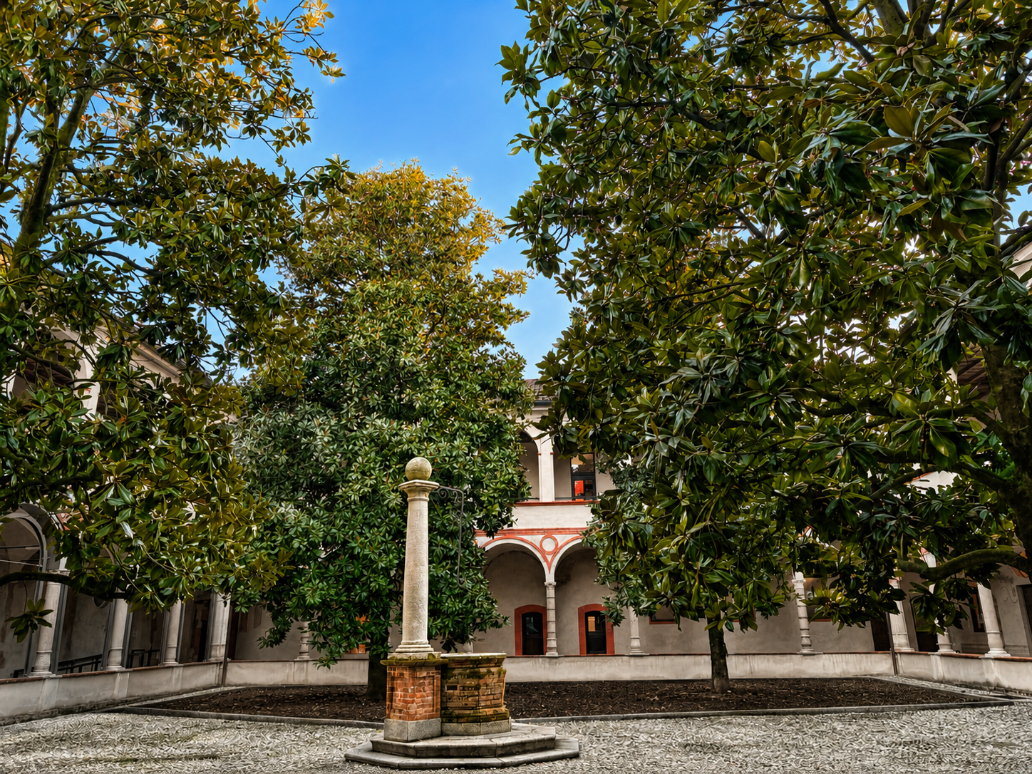 Cortile San Felice ritoccata